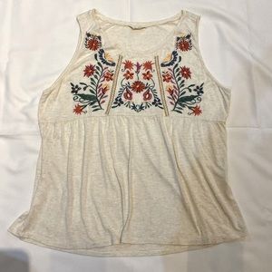 Womens embroidered tank size XL